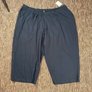 NWT Ulla Popken Elastic Waist Black Capri Pants Size 28/30